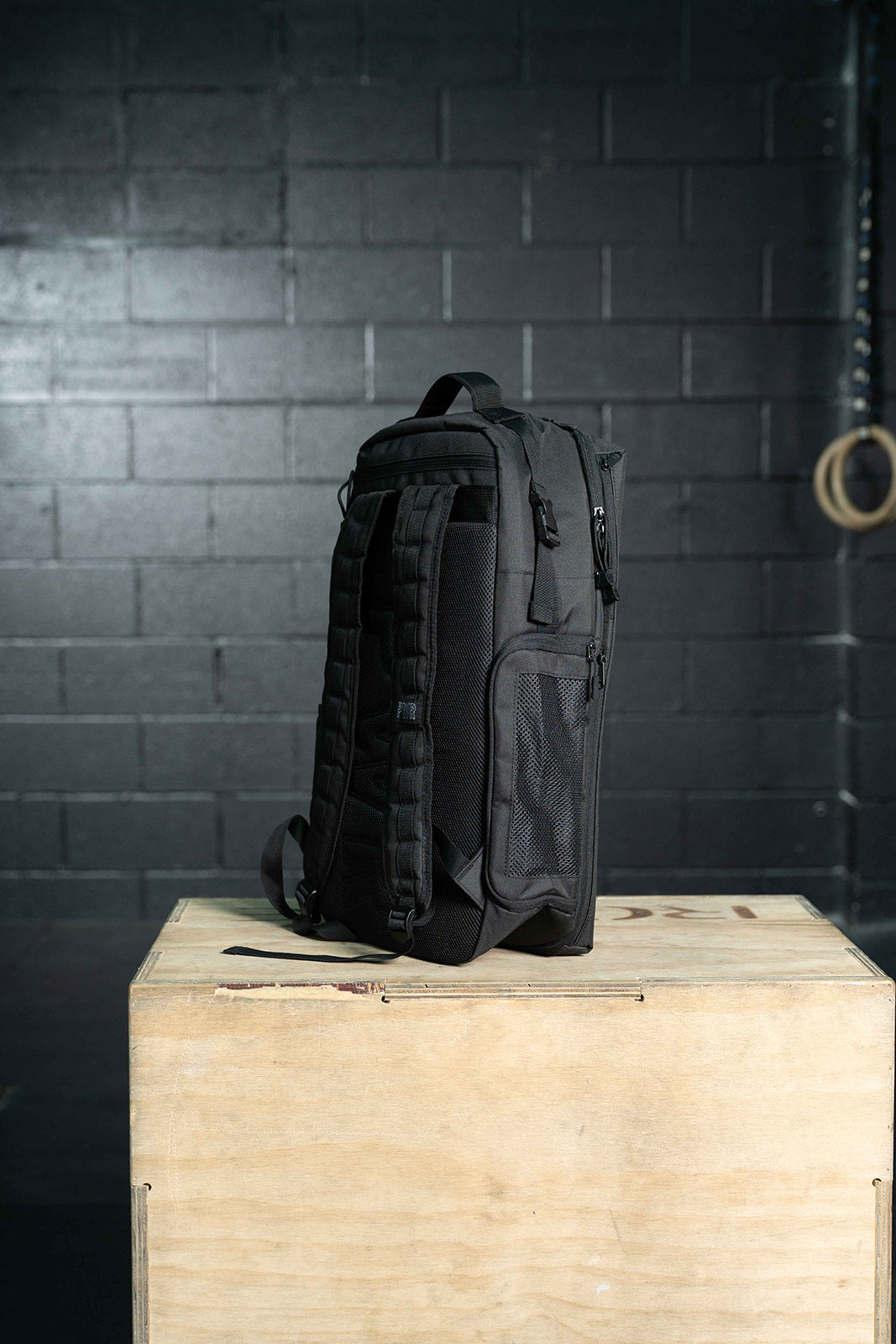 V2 backpack solid black (pre-sale)