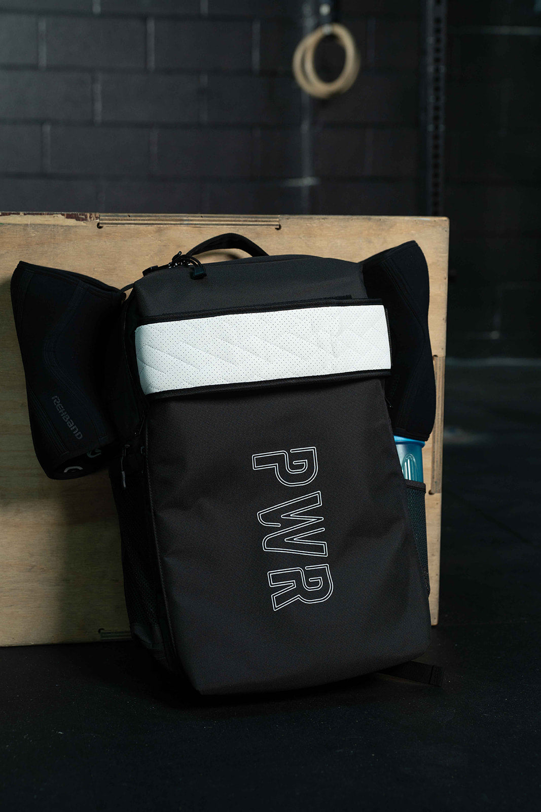 V2 backpack solid black (pre-sale)