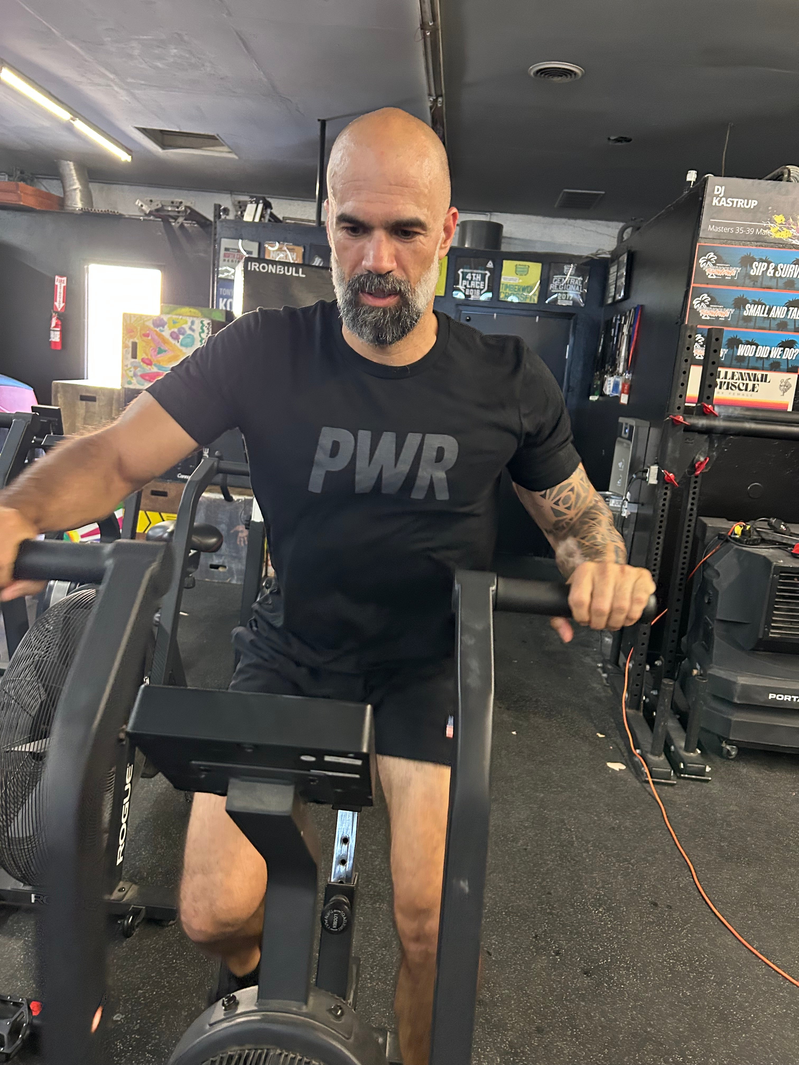 Classic Black/ gray print T shirt